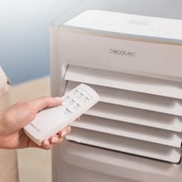 Cecotec ForceClima 7100 Soundless, aire acondicionado portátil blanco con rejillas frontales ajustables y mando a distancia ergonómico con botones claros