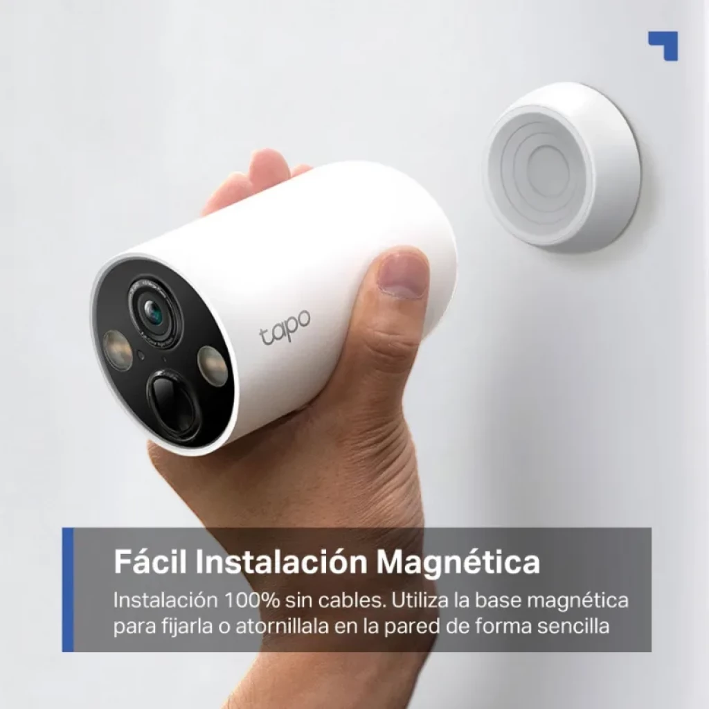 TP-Link Tapo C425 2K QHD exterior, cuerpo cilíndrico blanco, frontal negro con lente central, doble LED, sensor inferior y logotipo tapo, diseño IP66 - Ítem2