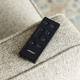 Bose Smart Soundbar Bluetooth Negro imagen real del mando