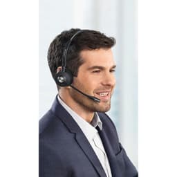 Jabra Engage 75 Estéreo Bluetooth Negro, imagen real siendo usado por un humano