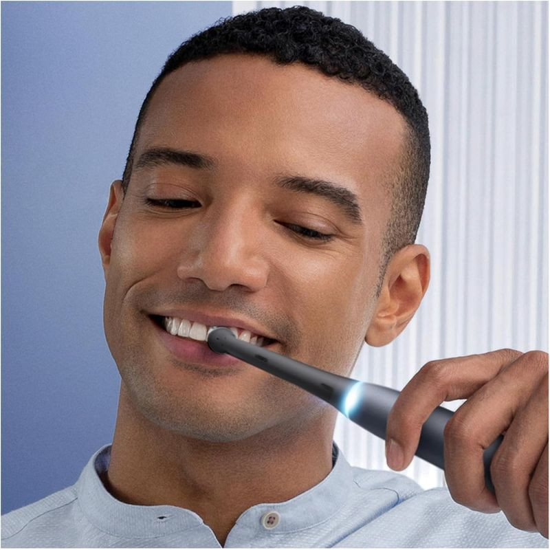 Oral-B iO Serie 7N Negro - Ítem5