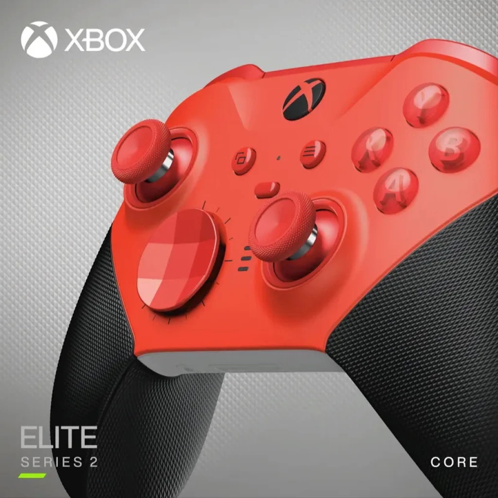 Manette Xbox Elite Series 2 Core rouge et noire, sticks et croix directionnelle rouges, poignées texturées noires, design ergonomique premium - Ítem6