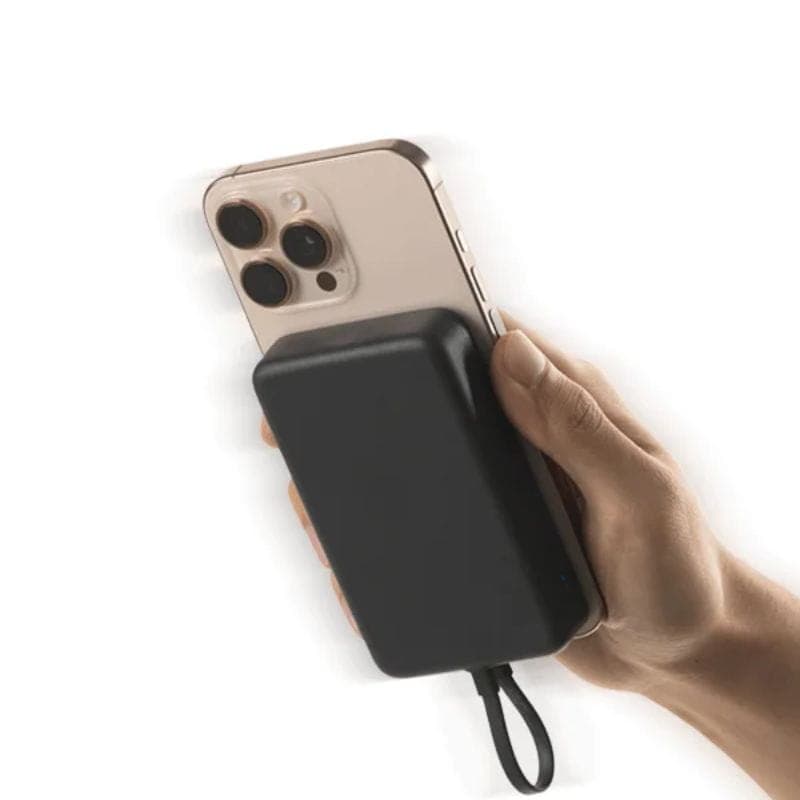 Xiaomi Power Bank Magnético 10000mAh con cable integrado - Gris, cargando magnéticamente
