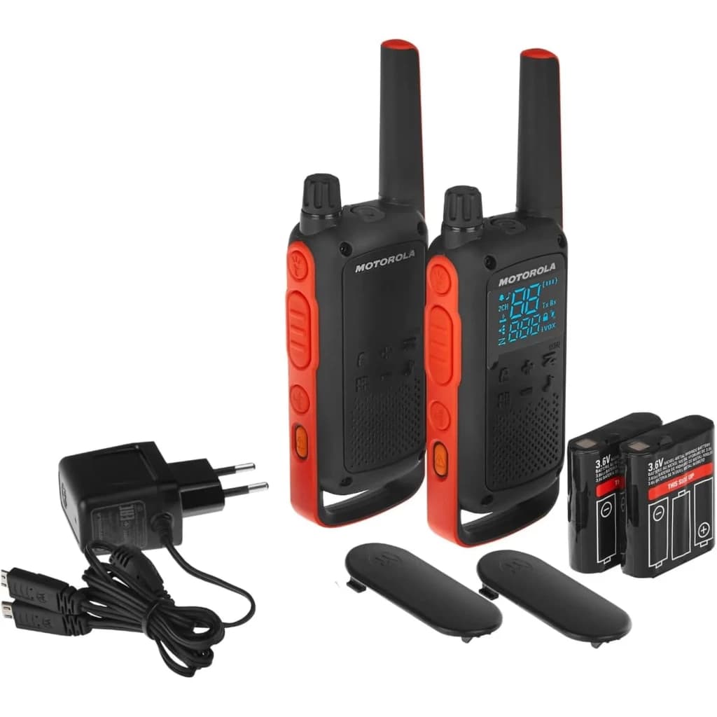 Pack de 2 talkies-walkies Motorola T82 noir et orange avec écran rétroéclairé bleu, antennes longues, boutons latéraux, pinces ceinture, chargeur et