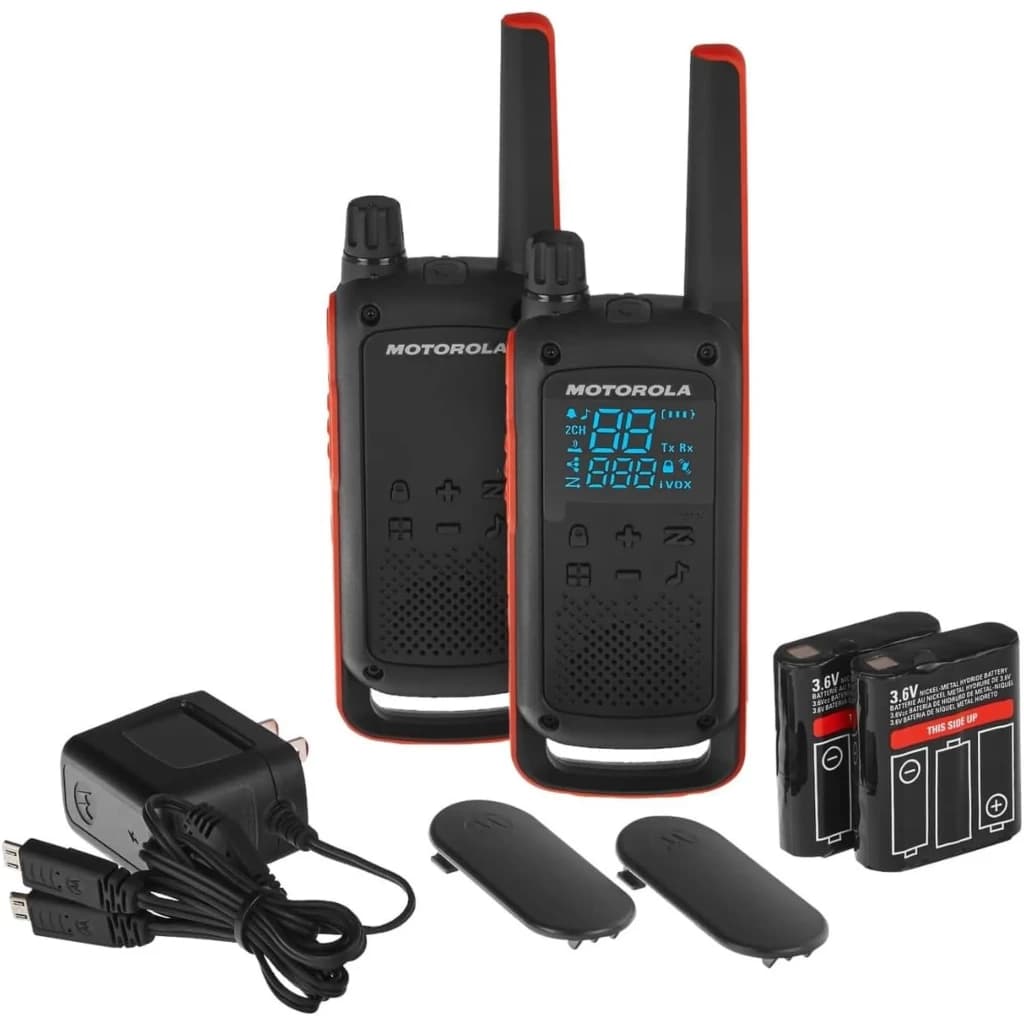 Motorola Talkabout T82 noir et orange, pack de 2 talkies 16 canaux avec écran rétroéclairé, antennes longues, batteries rechargeables, clips et chargeur