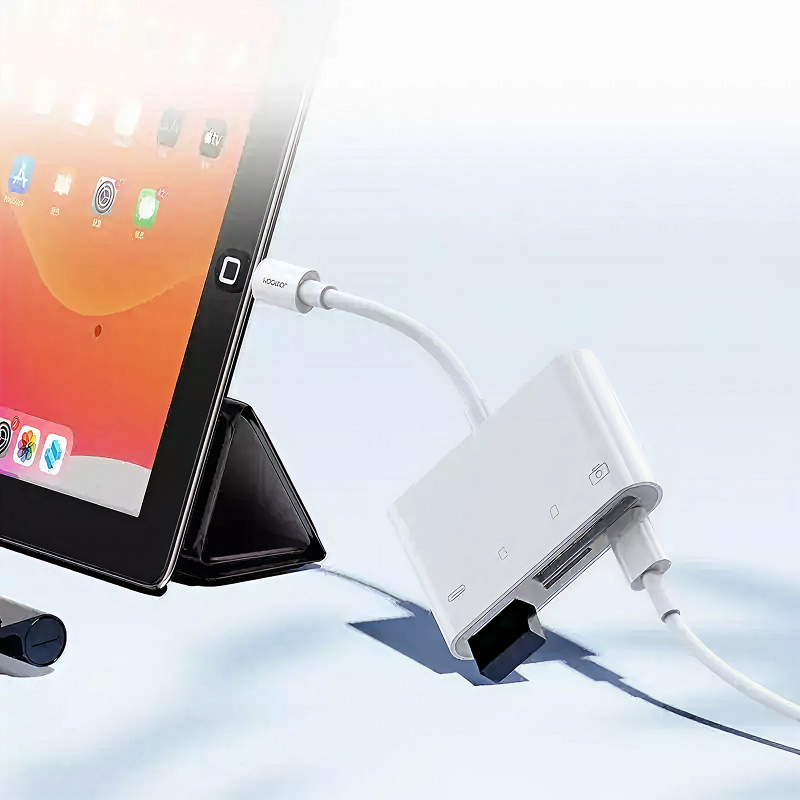 Adaptador Multifuncional Lightning a Lector SD y TF/Puerto USB OTG/USB Tipo-C/Lightning - Blanco - Ítem2