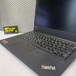 Lenovo ThinkPad E485 14 pulgadas renovado en excelente estado, teclado QWERTZ con TrackPoint rojo, chasis negro robusto y pantalla sin biseles prominentes