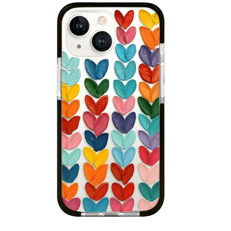 Capa Coração de Cores para iPhone 13 com fileiras de corações em relevo multicoloridos, acabamento transparente nas bordas e proteção para câmera e - Item