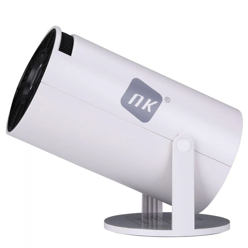 Mini Proyector NK-TV340031 HD LCD 120 Ansi HDMI en color blanco, cuerpo cilíndrico con soporte ajustable y rejilla frontal de ventilación, diseño compacto y