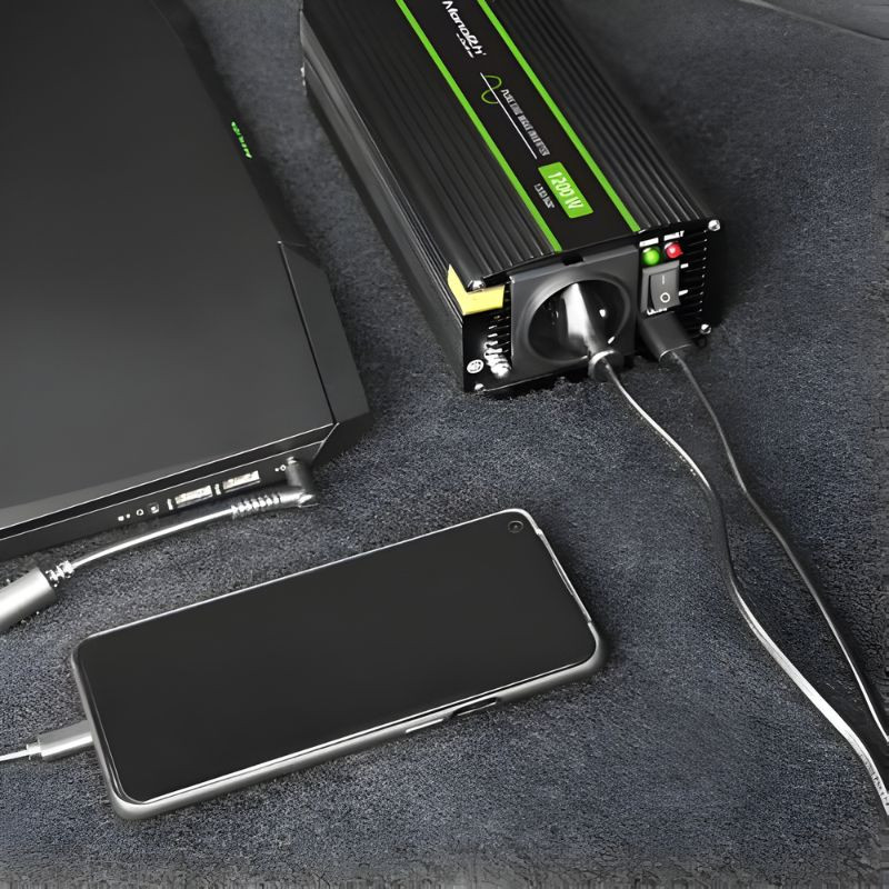 Qoltec Monolith Auto 1200 W negro, inversor de onda sinusoidal pura con carcasa estriada, ventilación frontal, interruptor, LEDs de estado y toma Schuko - Ítem2