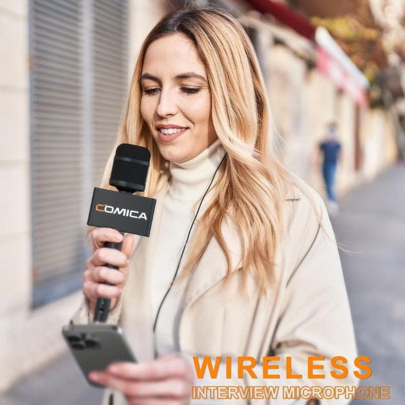 COMICA Revo S Microphone sans fil à main pour interviews USB-C, image réelle avec une personne