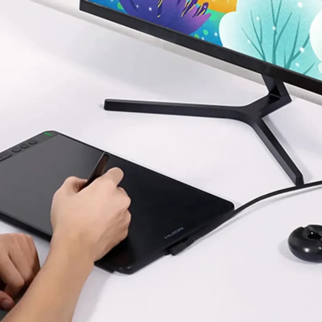 Huion Kamvas 12 GS1161 tablette graphique 11,6 pouces, surface noire mate avec stylet sans pile, boutons de raccourci latéraux, connectée à un écran externe