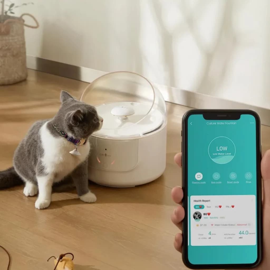 2 colliers rouges et bleus de reconnaissance CATLINK pour mangeoires et abreuvoirs, identifient le chat et synchronisent les données avec lapp via RFID