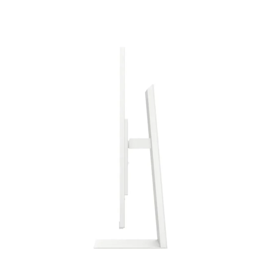 Monitor Samsung M8 M80D 32 pulgadas 4K UHD 60 Hz en color blanco, diseño minimalista con base rectangular, marco fino, cámara superior y control remoto - Ítem4