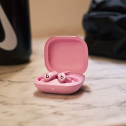 Caja de carga  de Beats Powerbeats Fit Rosa Eléctrico