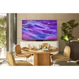 Samsung TQ55QN80FAU 55" 4K Ultra HD Neo QLED Smart TV Negro, imagen real sobre un mueble de salón