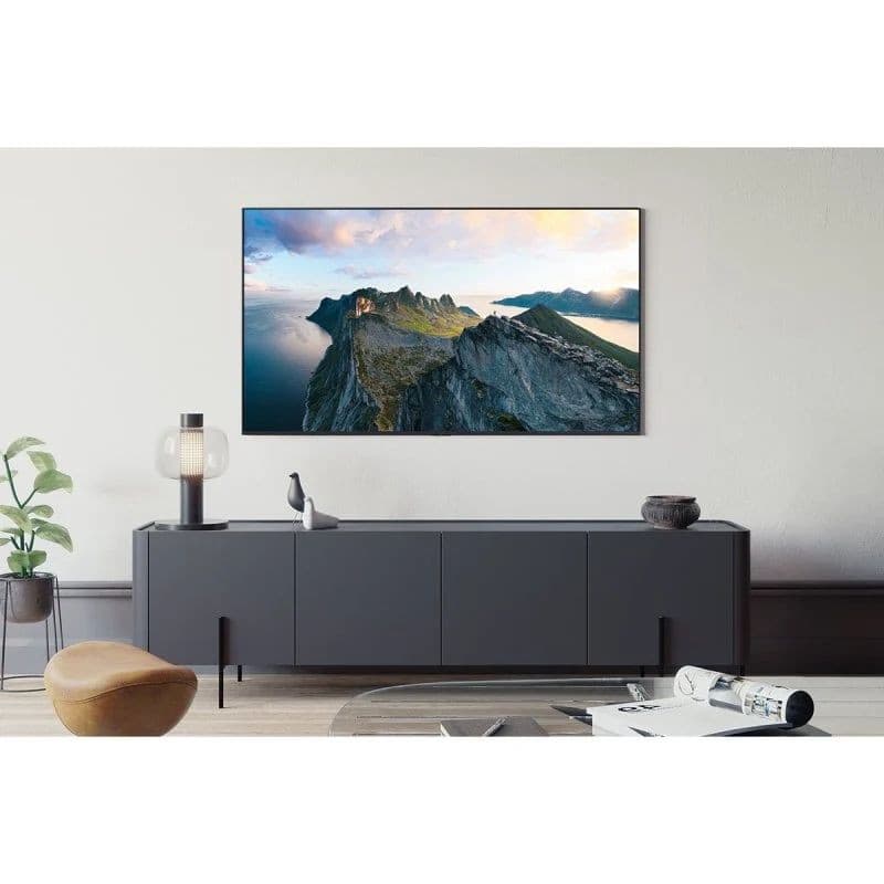 Samsung TQ55QN80FAU 55" 4K Ultra HD Neo QLED Smart TV Noir, image réelle accrochée au mur
