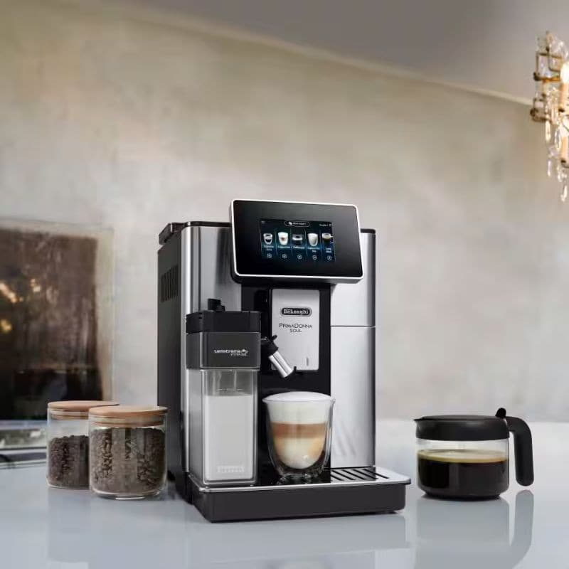 Acessórios da DeLonghi PrimaDonna Soul ECAM 610.55.SB: jarra de leite com bico de espuma, jarra de vidro, filtro de água, colher medidora, escova e tira teste