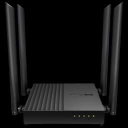 Router TP-Link Archer C64 negro con cuatro antenas externas ajustables, cuerpo mate con rejillas laterales y LEDs frontales de estado para Wi‑Fi y Ethernet.