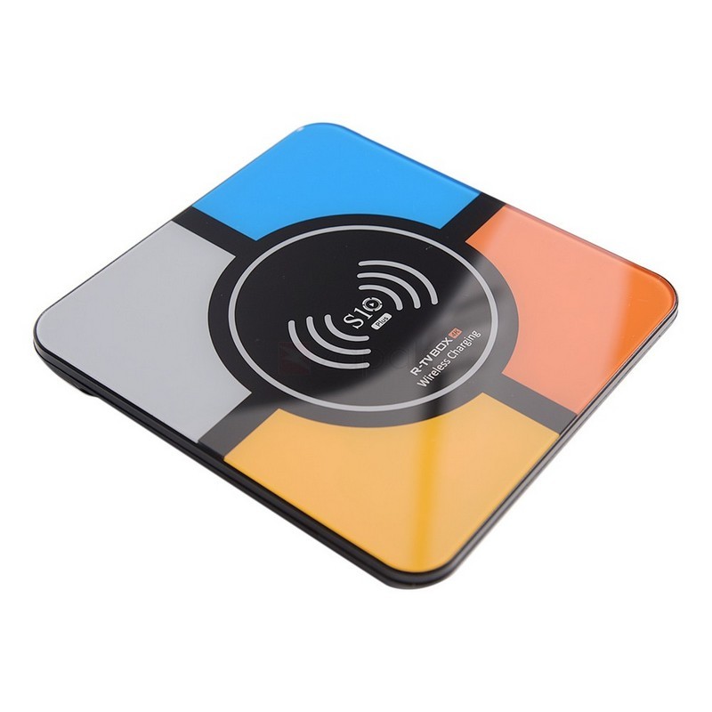 R-TV Box S10 Plus 4GB/32GB Carga Inalámbrica Android 8.1 - Diseño Juego Simon - Contenido Streaming 4K - HDR - Decodificación H.265 - Netflix - YouTube - Función de Carga Inalámbrica - 3 Puertos USB 2.0 - 1 Puerto USB 3.0 - KODI 18.0 - Rockchip RK3328