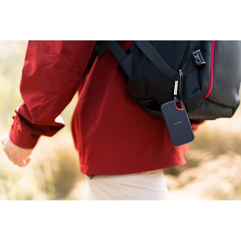 Mochila SanDisk Extreme Portátil 1TB Preta Pendurada