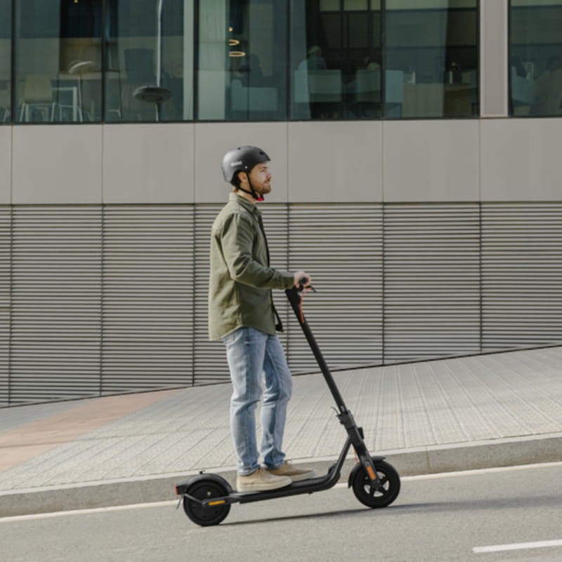 Segway Ninebot F2 Plus E 800 W Preto – Trotinete elétrica - Item1