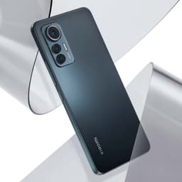 Xiaomi 12 Lite 8Go/128Go Noir, dos mat anthracite, triple caméra alignée avec grand capteur, module proéminent, bords fins et design élégant minimaliste