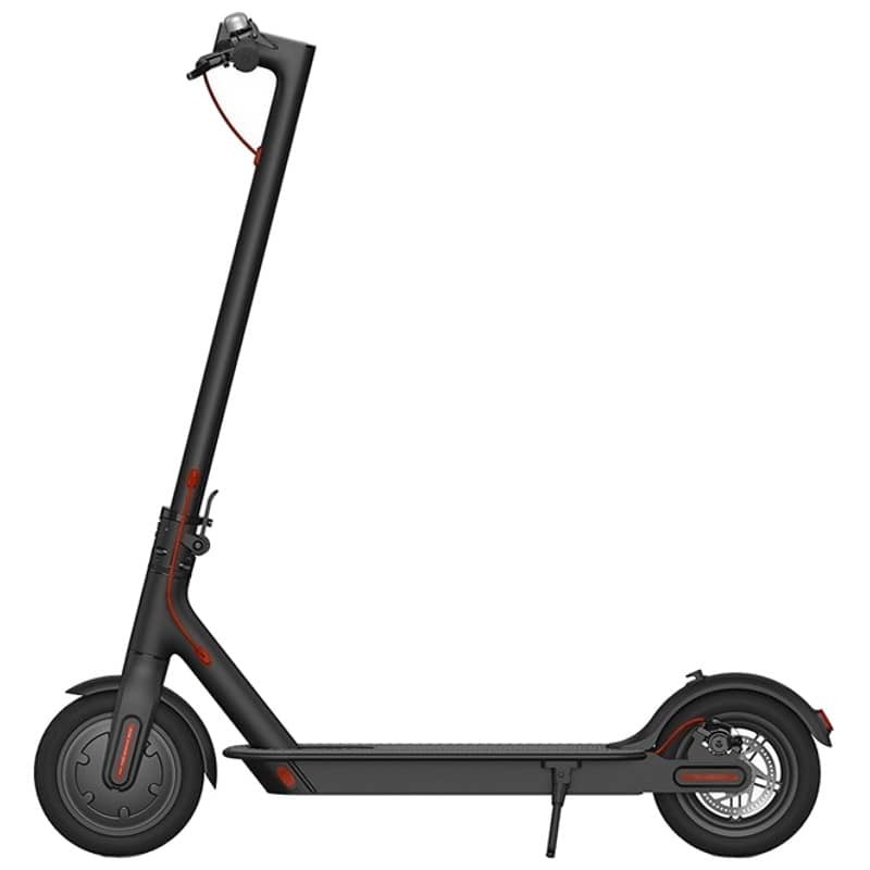 Xiaomi Mi Electric Scooter M365 Negro - Color negro - Diseño Ligero - Estructura de Aluminio Aeroespacial - Batería 18.650 mAh - Recorrido de 30 km / Una sola Carga - Diseño Plegable - Faros Ultrabrillantes - Luces rojas de frenado - Ítem