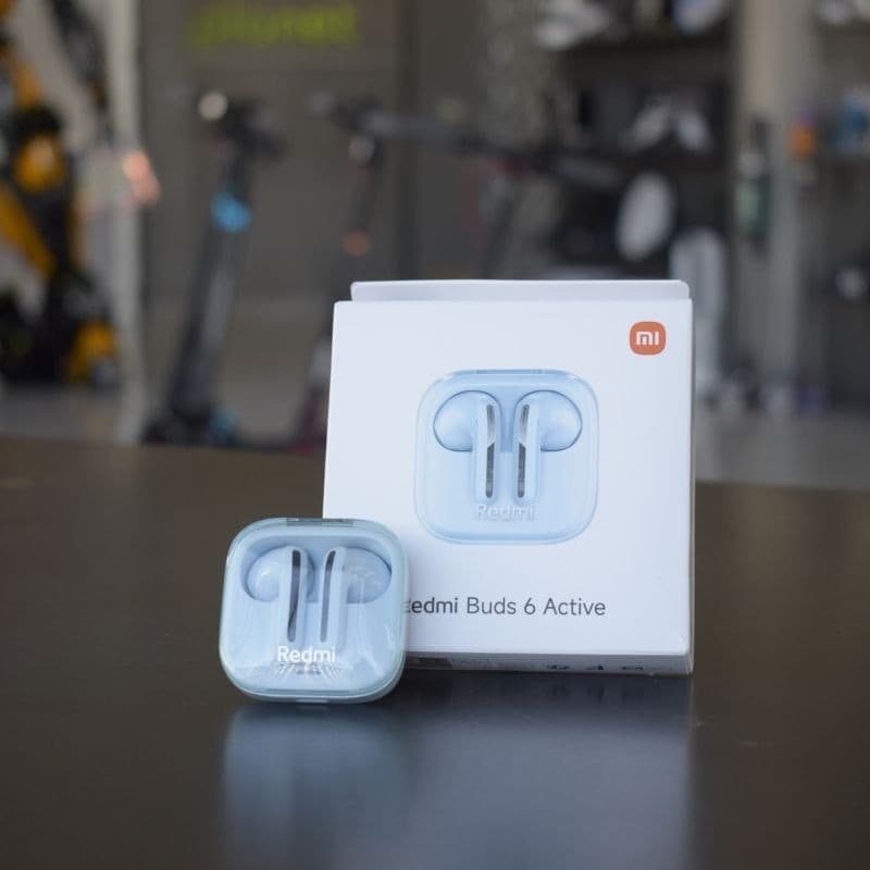 Foto frontal real da caixa fechada do Xiaomi Redmi Buds 6 Active Blue - Auriculares Bluetooth